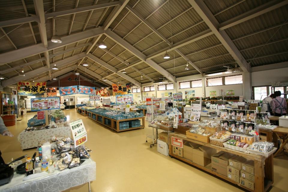 フィッシャーマンズワーフ汐入の里店内