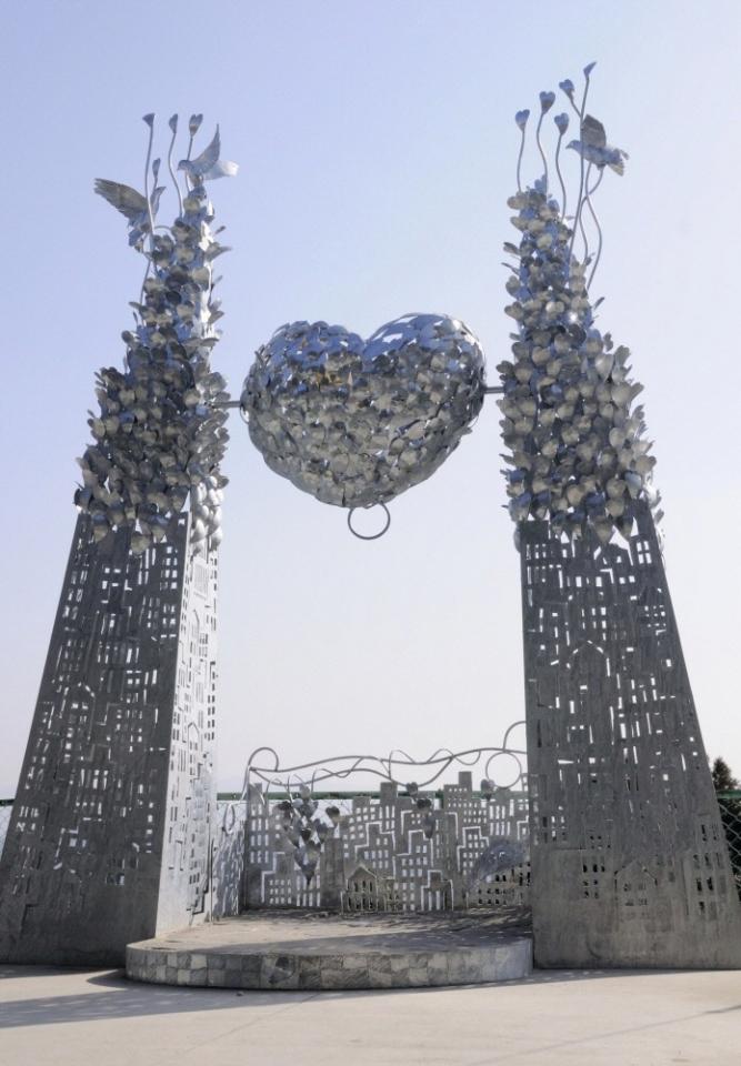 八木山展望台しあわせの鐘