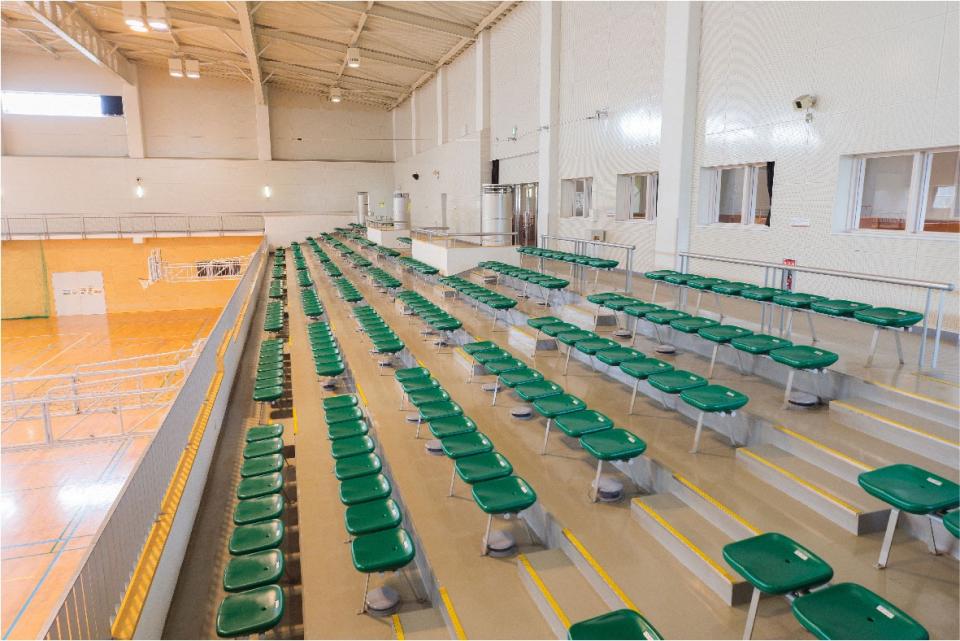 古賀市健康文化施設クロスパルこがメインアリーナ観客席