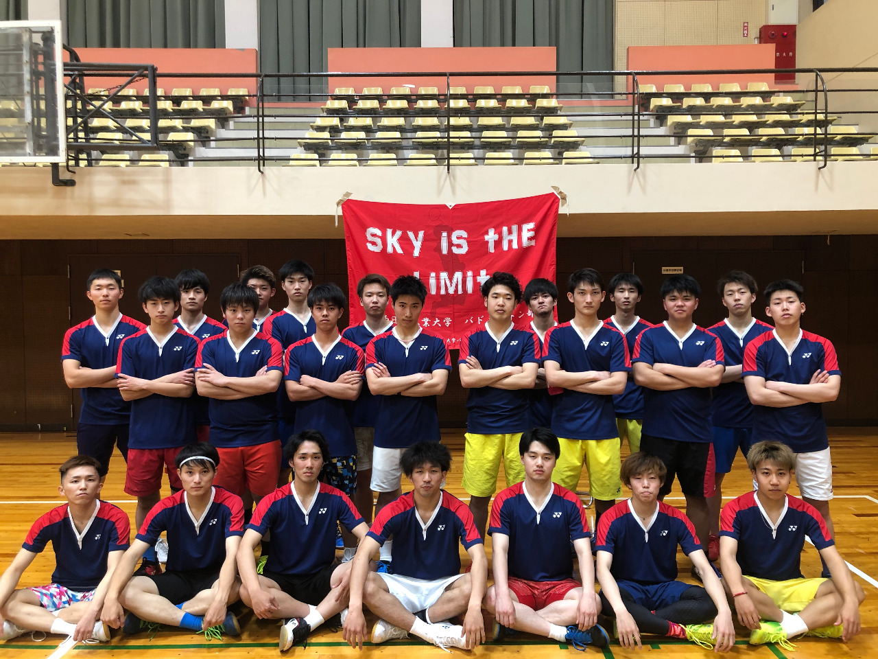 写真:西日本工業大学バドミントン部