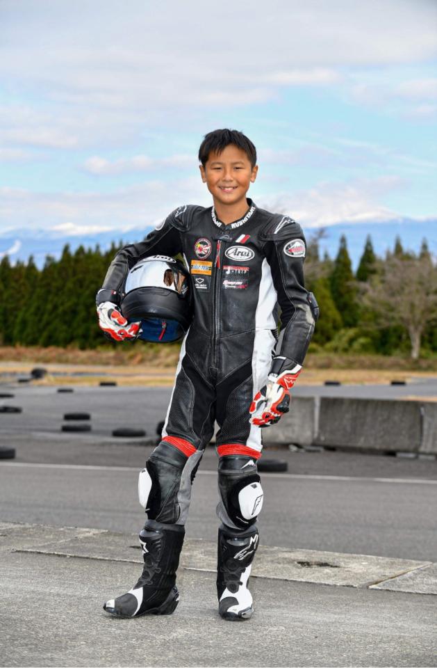 カッコ良く撮影してもらいました