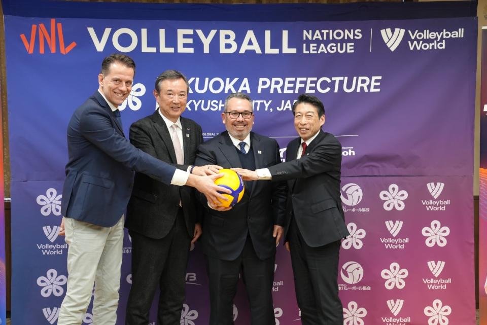 福岡開催公表の様子